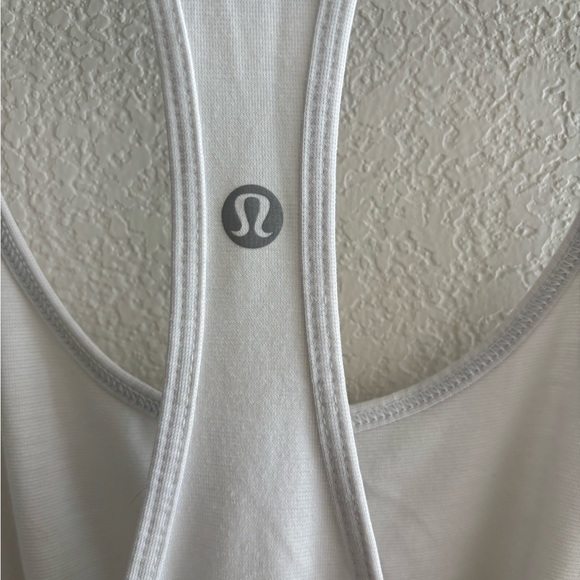 lululemon Tech Mesh Tank - Picture 3 of 6